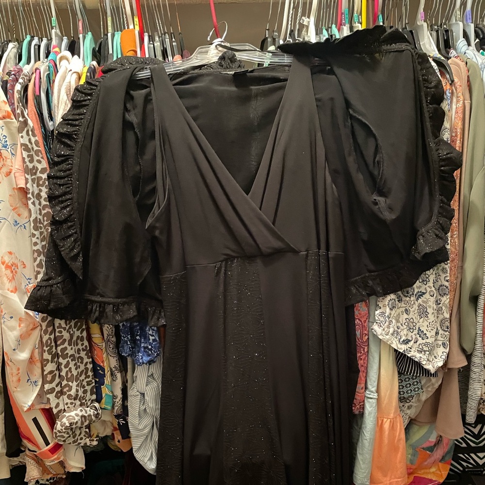 Dress - Picture 3 of 4